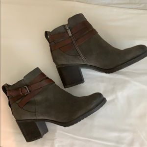 Like new! Sam Edelman grey booties w/brown straps